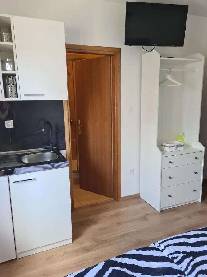 Apartments Petrovic Šilo