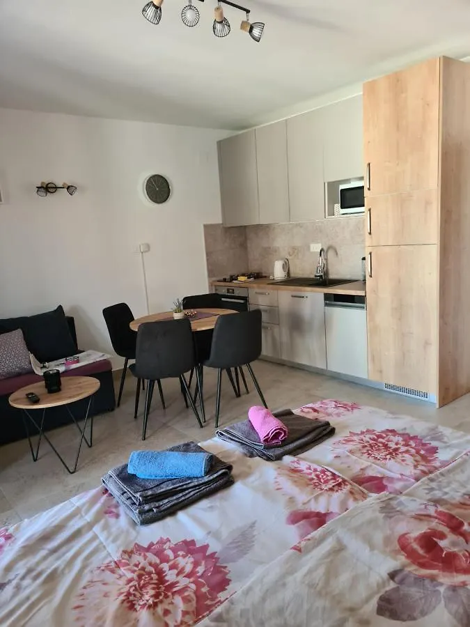 Apartments Petrovic Šilo