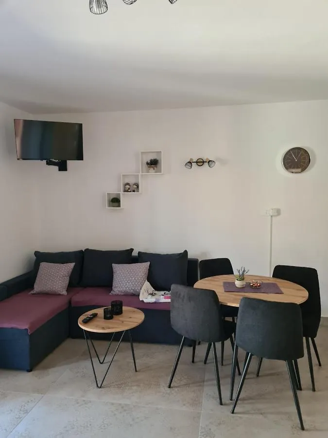 Apartments Petrovic Šilo