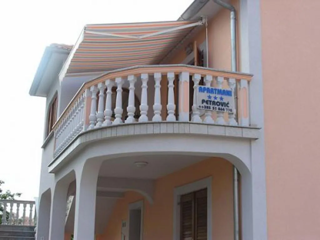 Apartments Petrovic Šilo 0*,